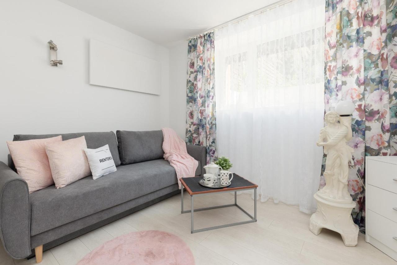 Affordable Underground Studio Near Pge Narodowy By Noclegi Renters Warsaw Luaran gambar