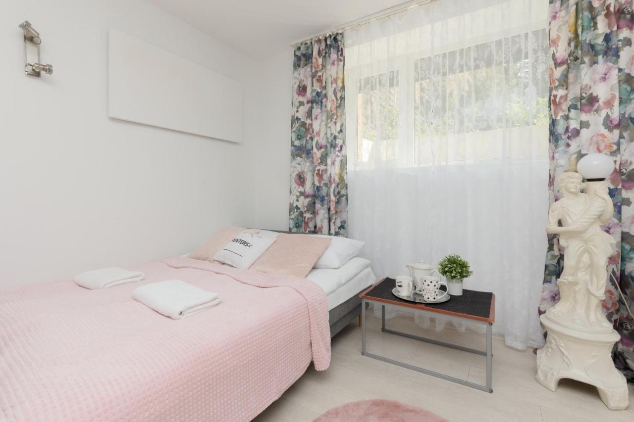 Affordable Underground Studio Near Pge Narodowy By Noclegi Renters Warsaw Luaran gambar
