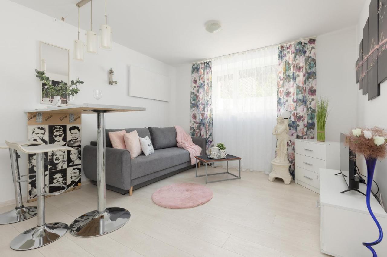 Affordable Underground Studio Near Pge Narodowy By Noclegi Renters Warsaw Luaran gambar