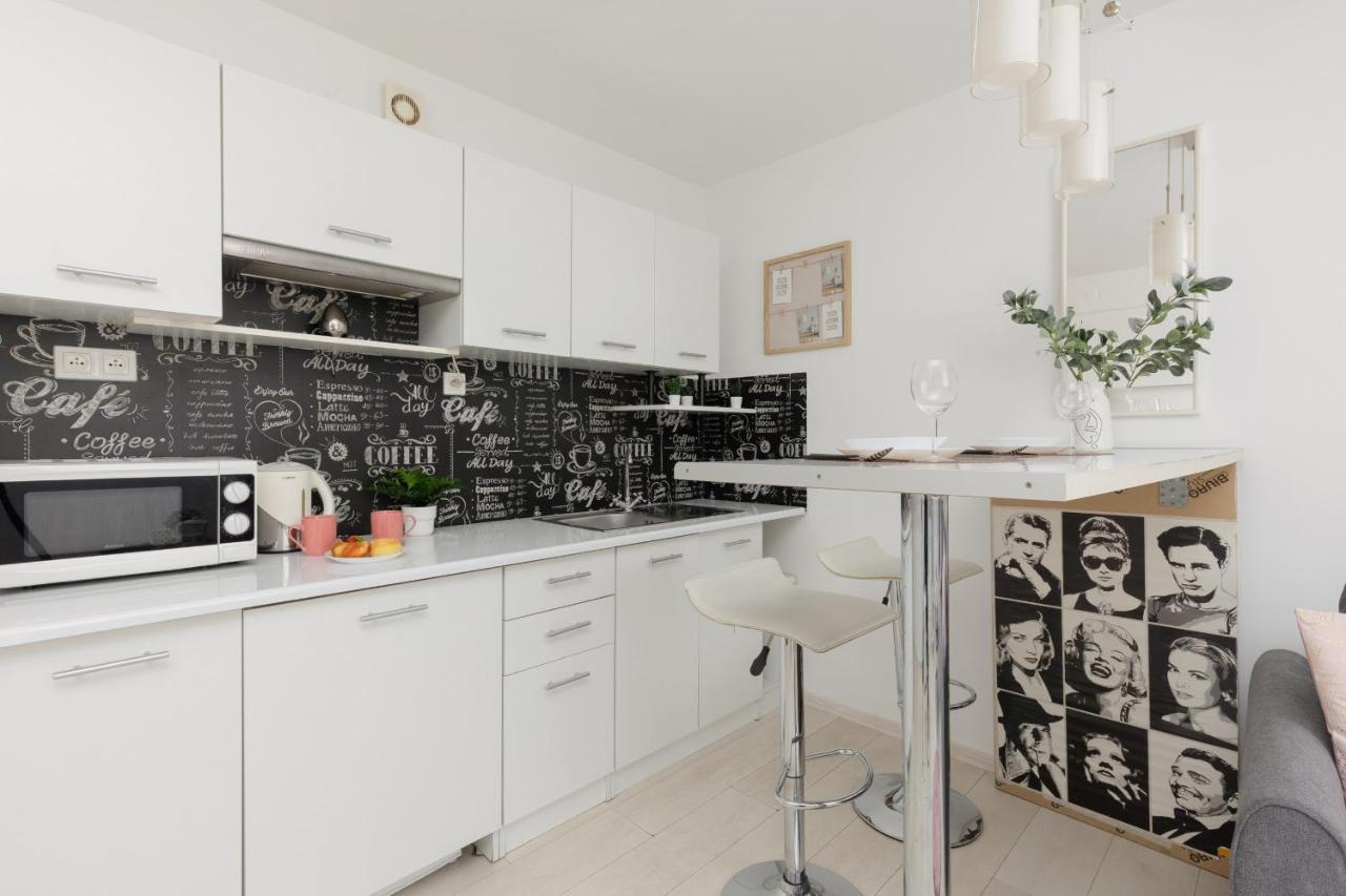 Affordable Underground Studio Near Pge Narodowy By Noclegi Renters Warsaw Luaran gambar